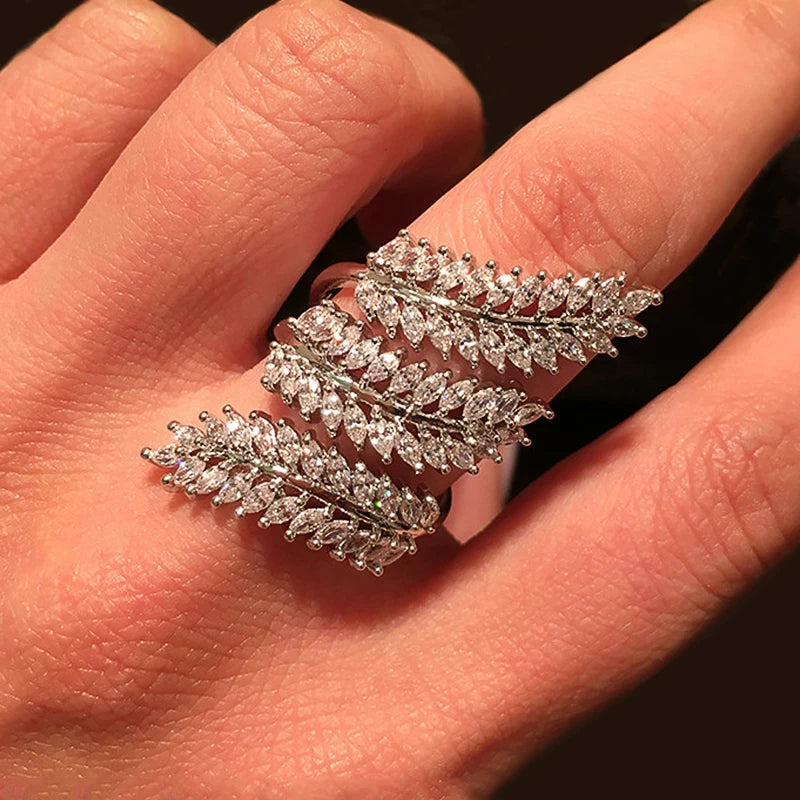 Huitan Bling Bling Female Rings Full with Marquise Cubic Zirconia Leaf Shaped Sparkling Women Rings Wedding Party Trendy Jewelry