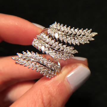 Huitan Bling Bling Female Rings Full with Marquise Cubic Zirconia Leaf Shaped Sparkling Women Rings Wedding Party Trendy Jewelry